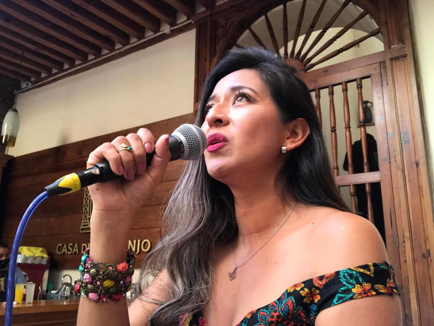 Themafeest Mexicaanse muziek - Zangeres Idalia Reyes